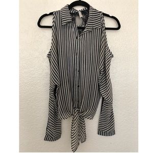 Stripe, open shoulder, front tie blouse, medium